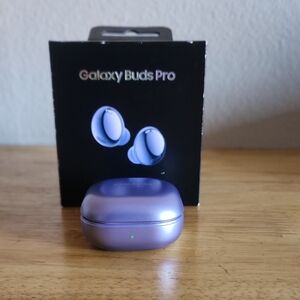 Samsung Galaxy Buds Pro Charging Case in Lavender Purple